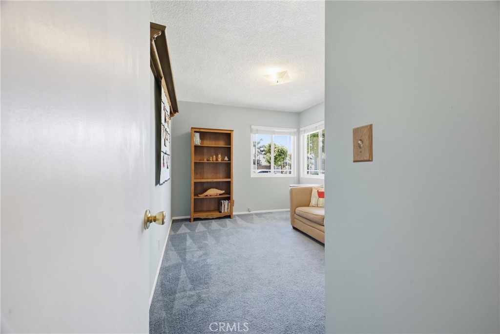 1411 E Concord
