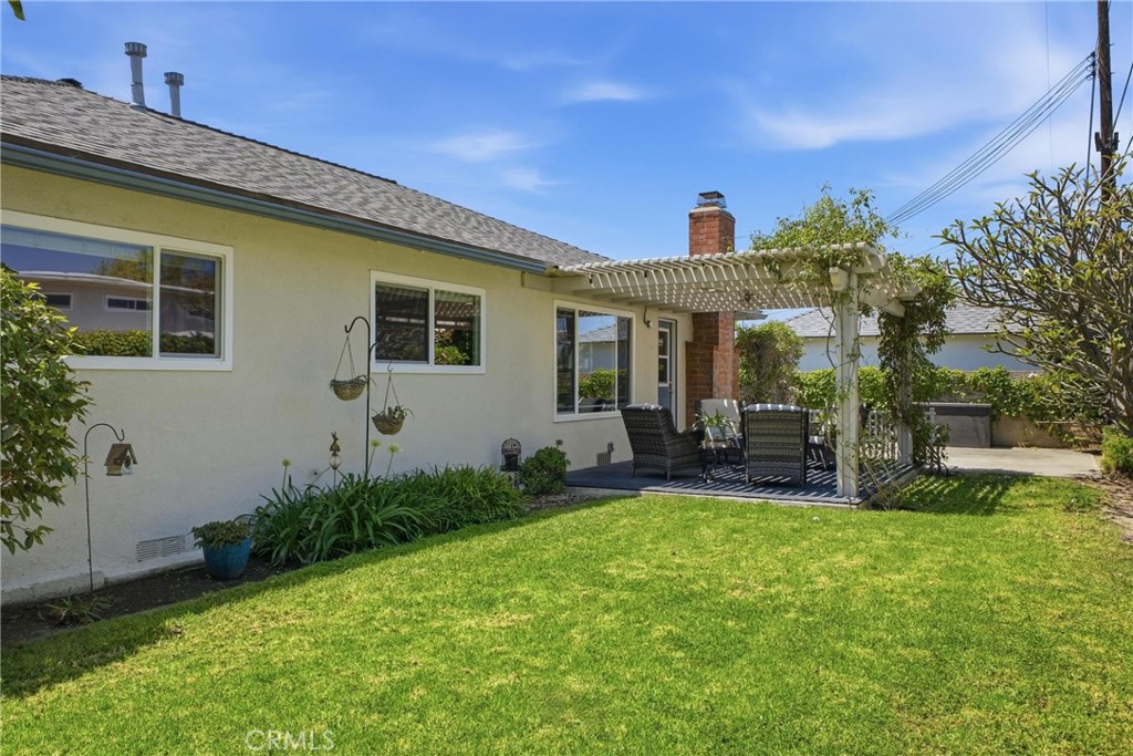 1411 E Concord