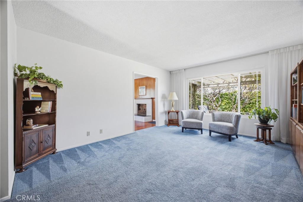 1411 E Concord
