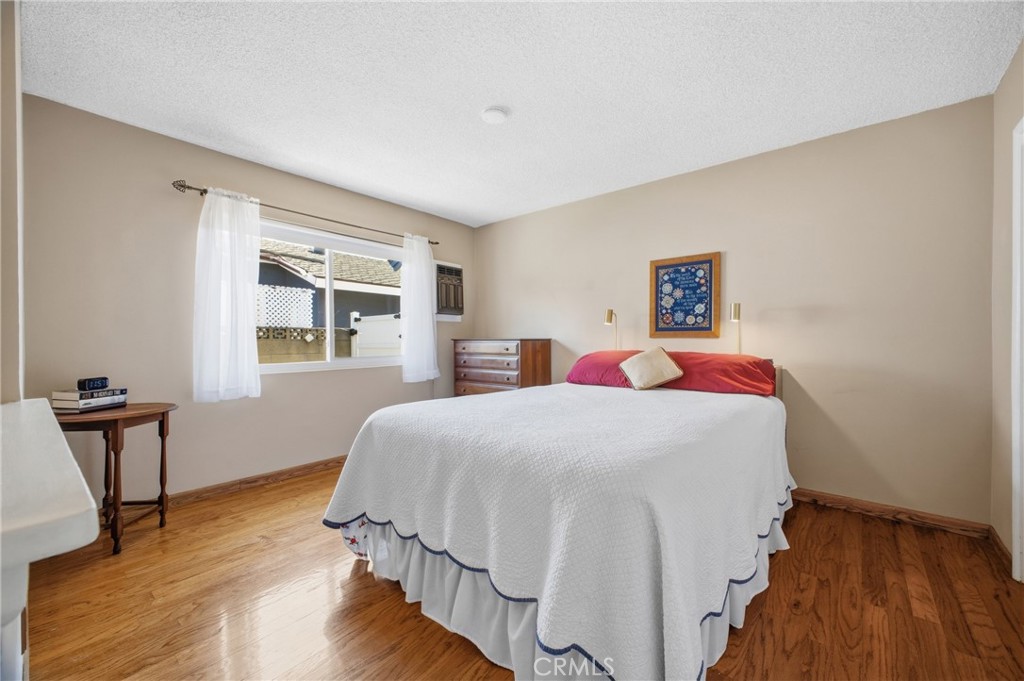 1411 E Concord