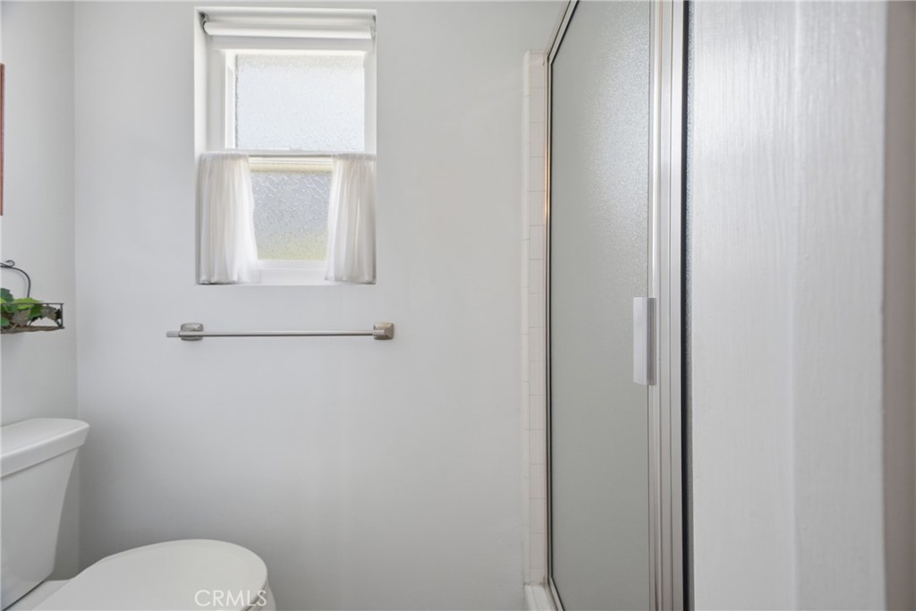 1411 E Concord