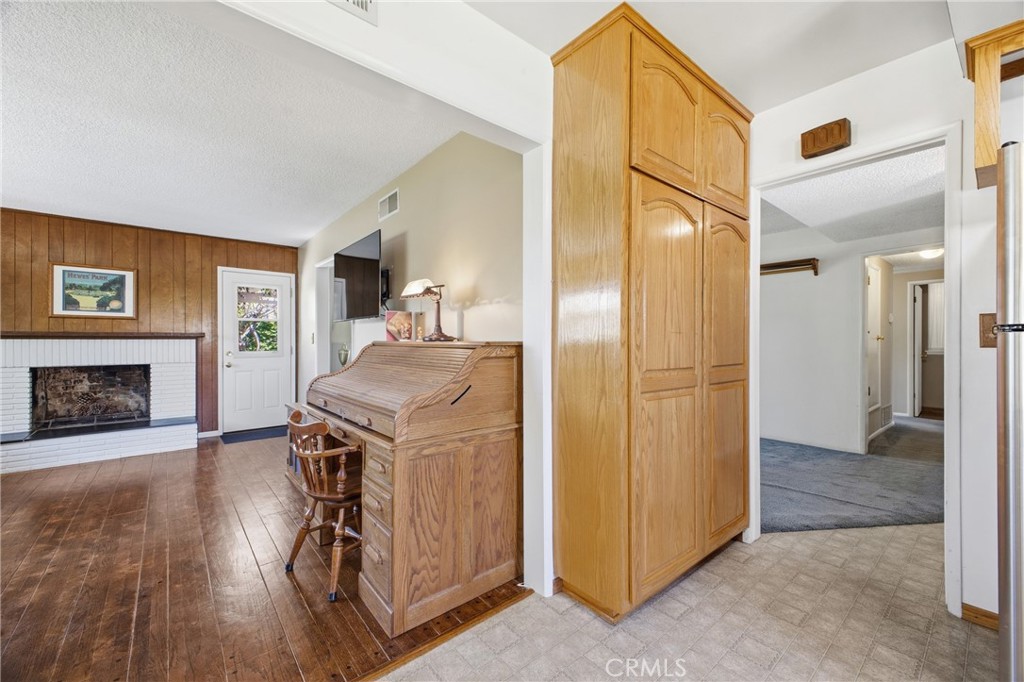 1411 E Concord