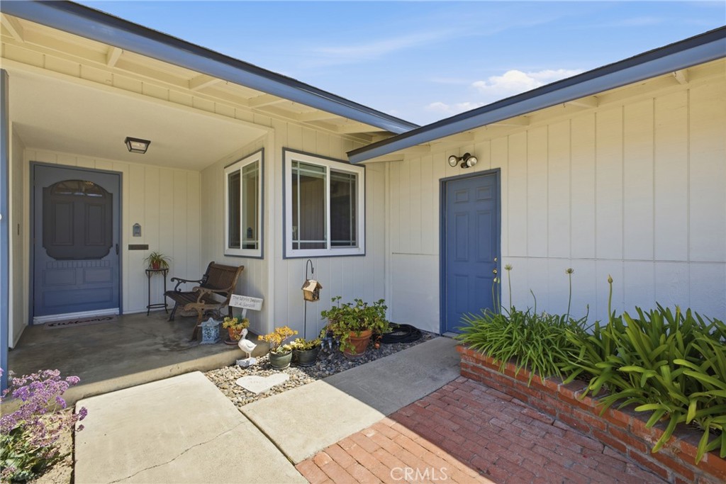 1411 E Concord