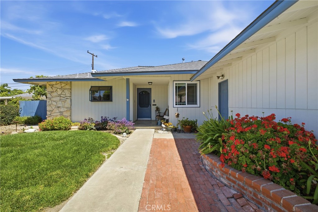 1411 E Concord
