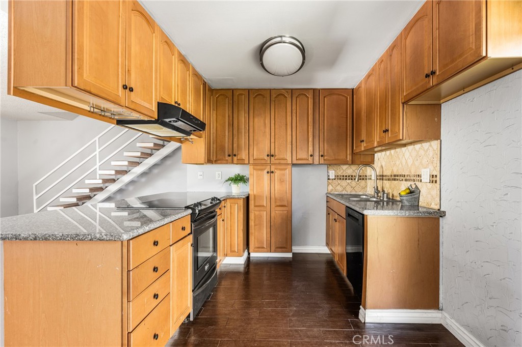 473 E 1st