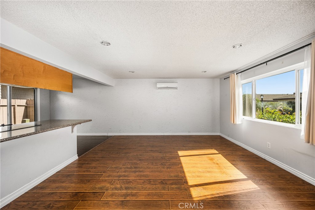473 E 1st