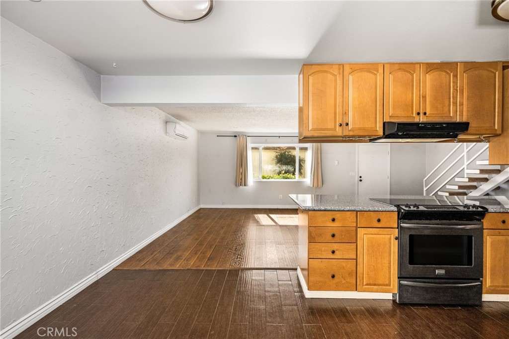 473 E 1st