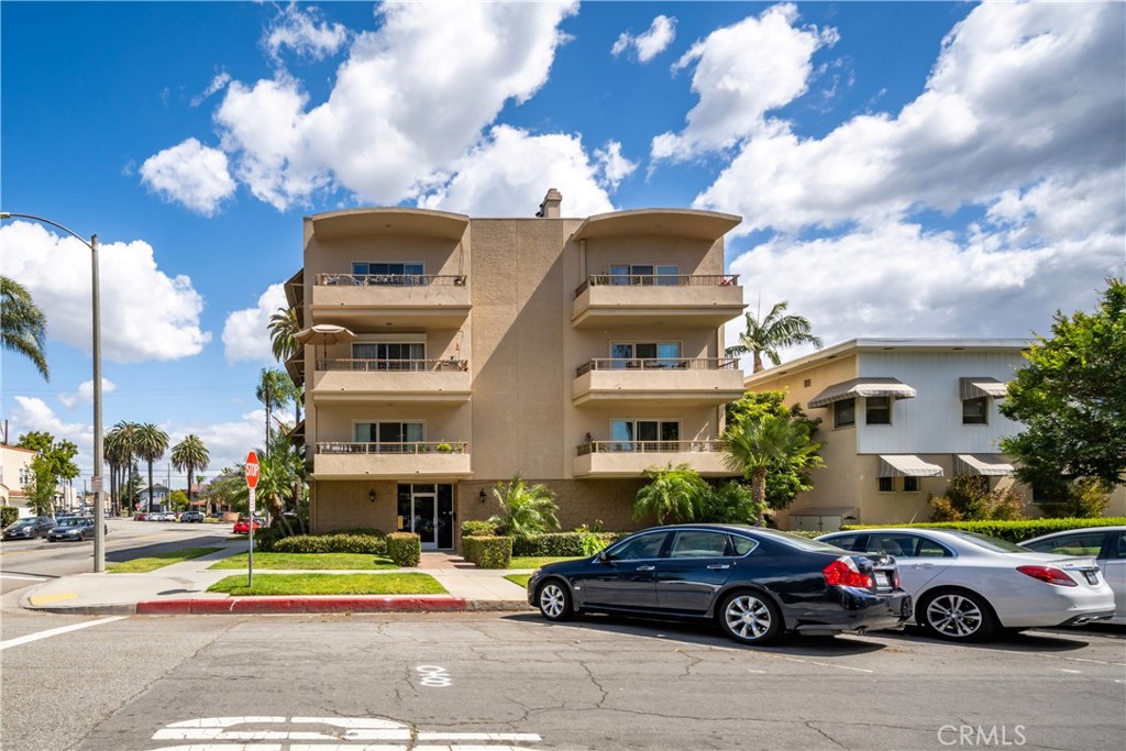 3401 E 1st 5