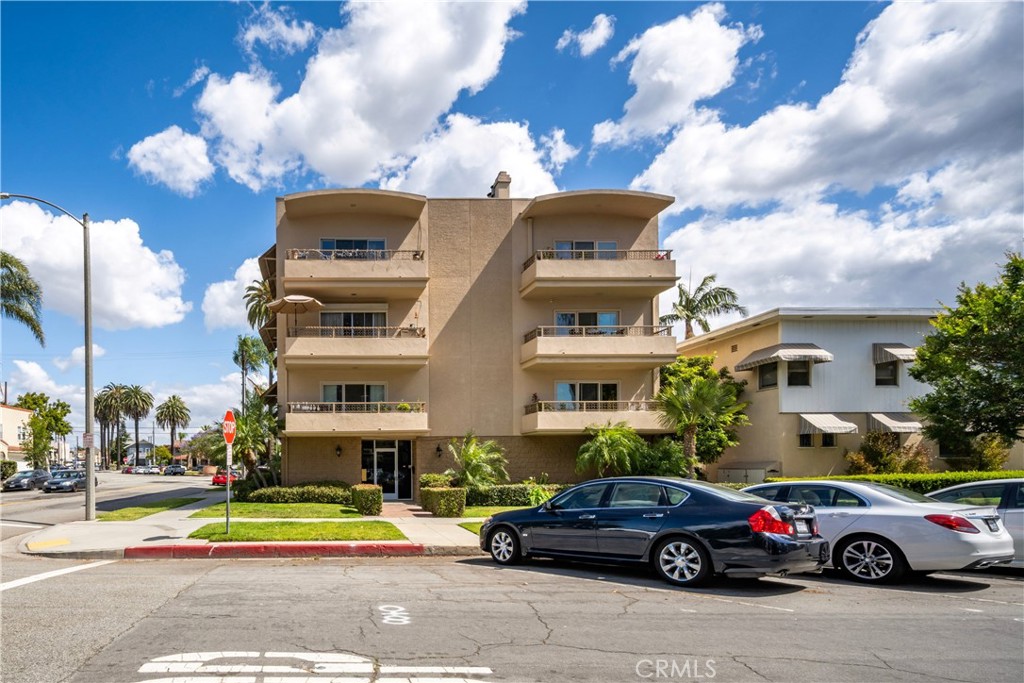 3401 E 1st 5