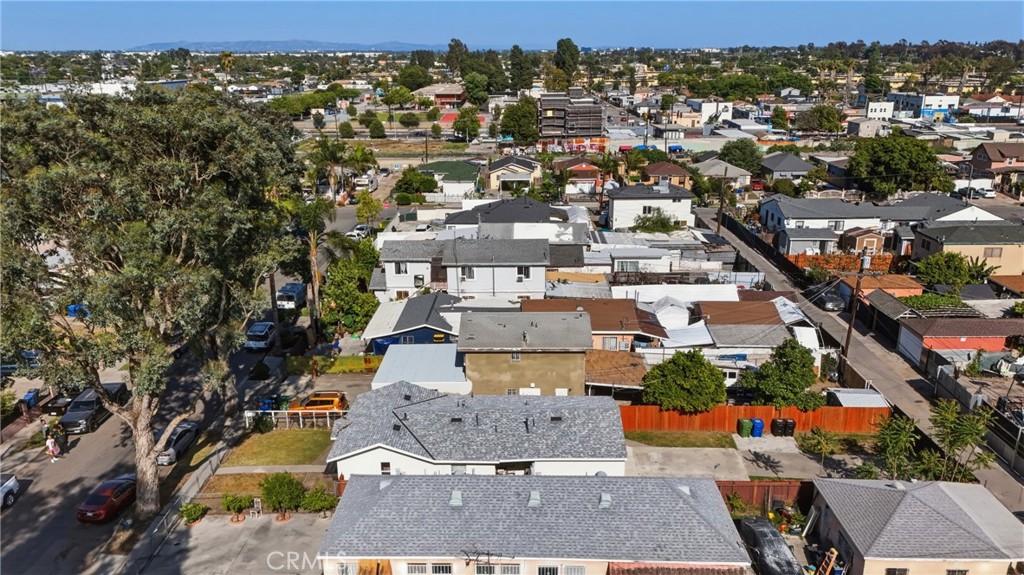 1104 E 111th