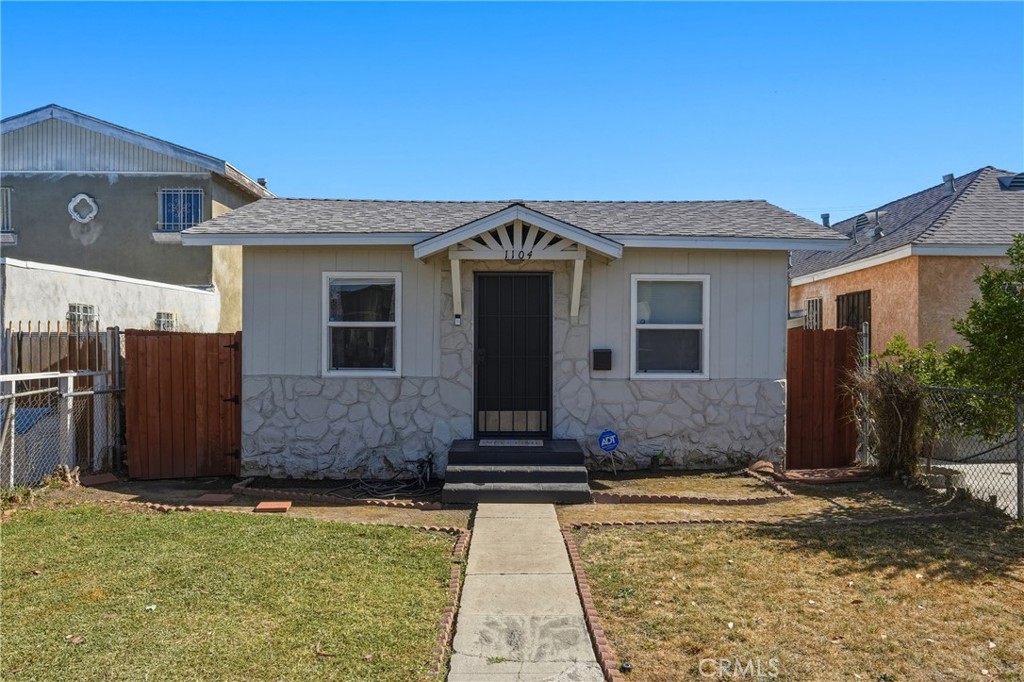 1104 E 111th