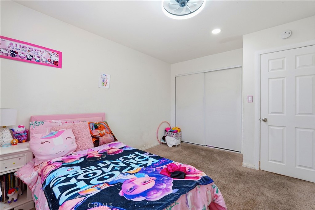 1104 E 111th