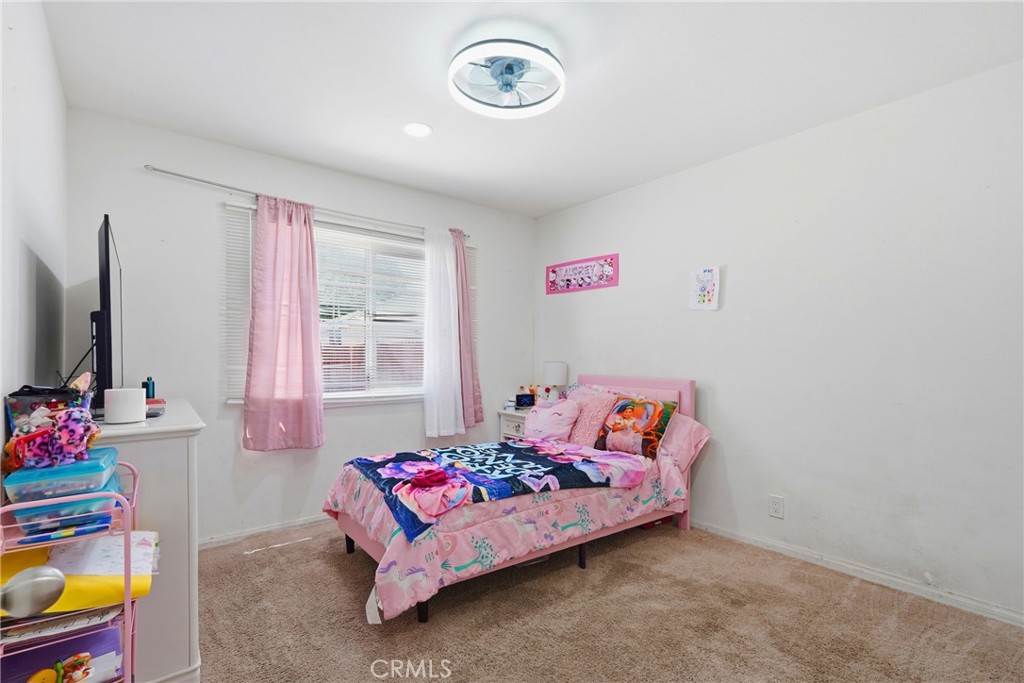 1104 E 111th