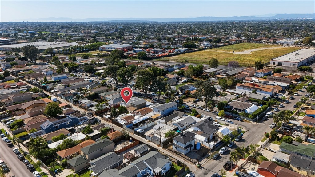1104 E 111th