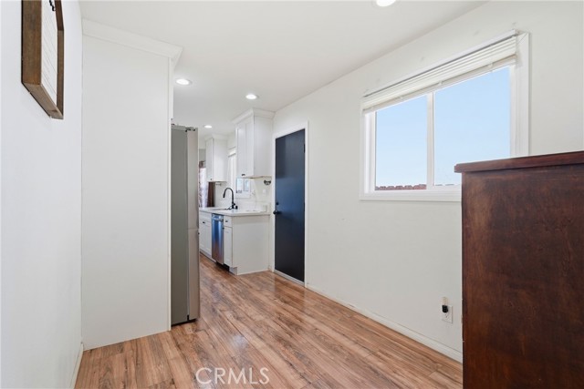 1104 E 111th DR
