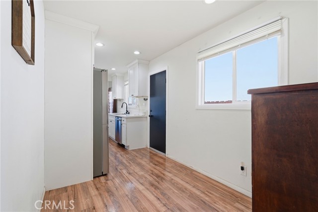 1104 E 111th DR