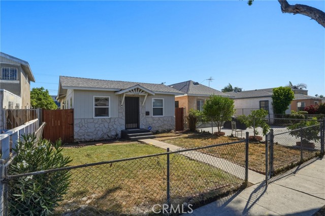 1104 E 111th DR