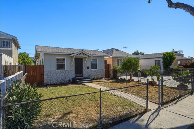 1104 E 111th DR