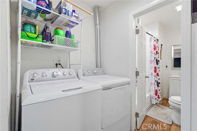 1104 E 111th DR