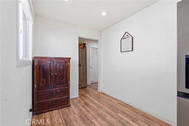 1104 E 111th DR