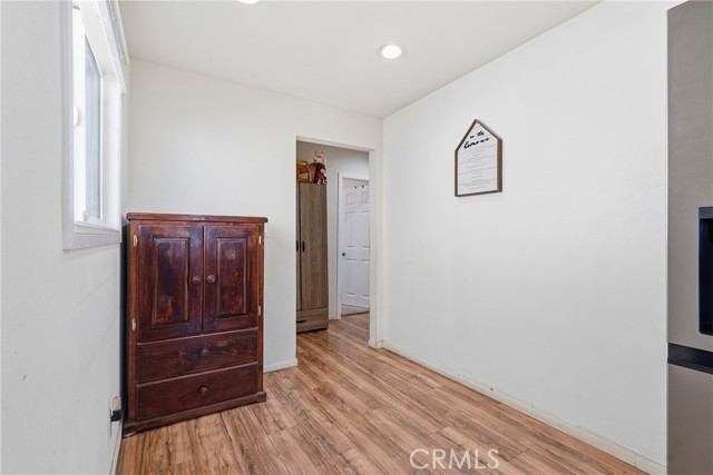 1104 E 111th DR