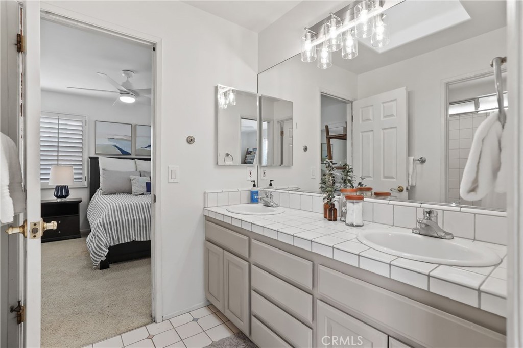 3682 La Colmena Way