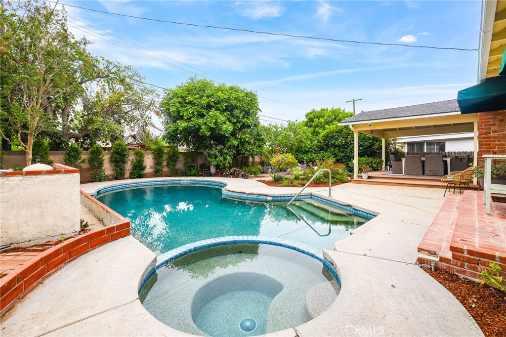 3682 La Colmena Way