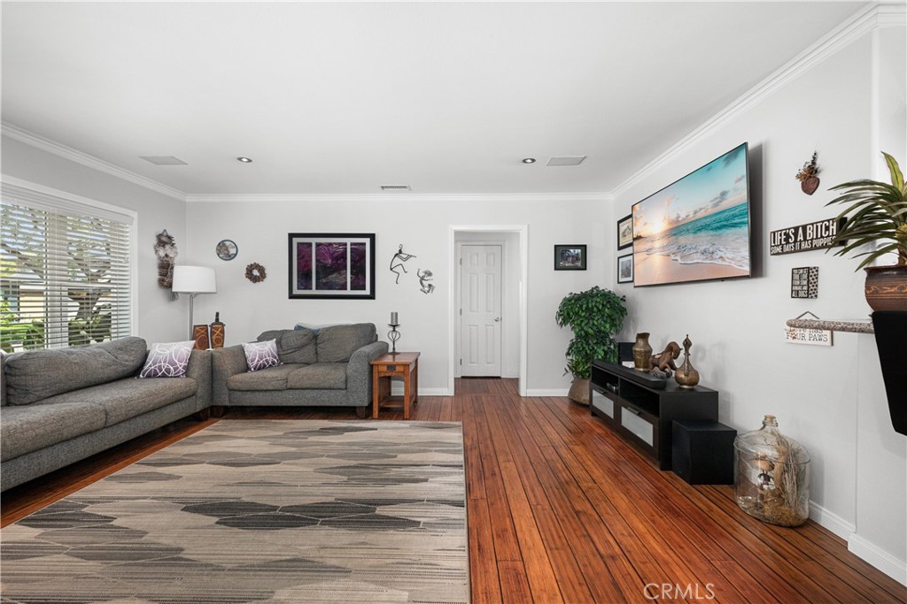 5222 E Harco