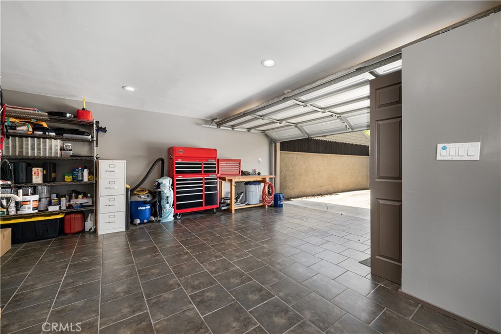 5222 E Harco