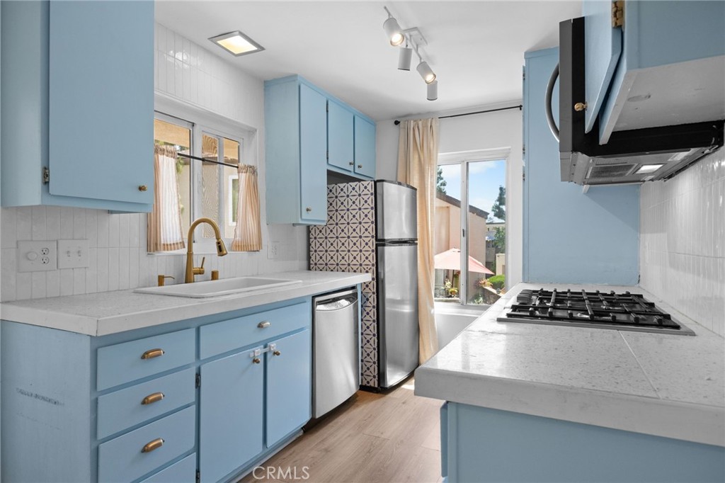 1330 Cabrillo Park F