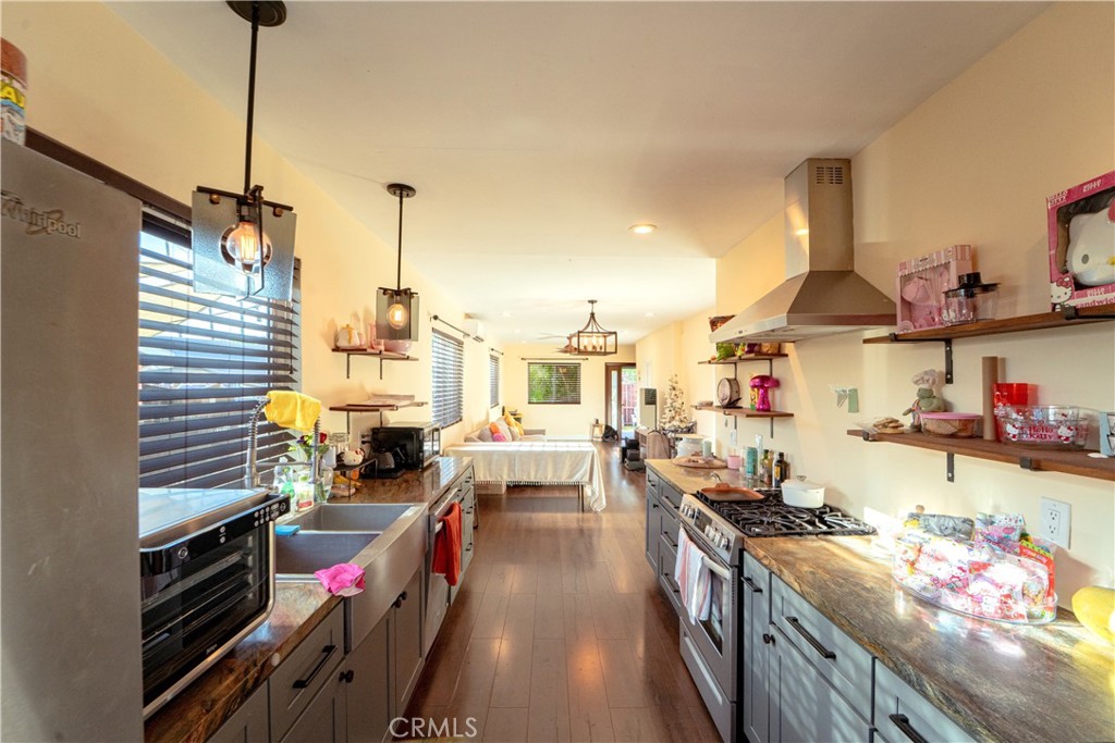 2981-83 Logan Ave