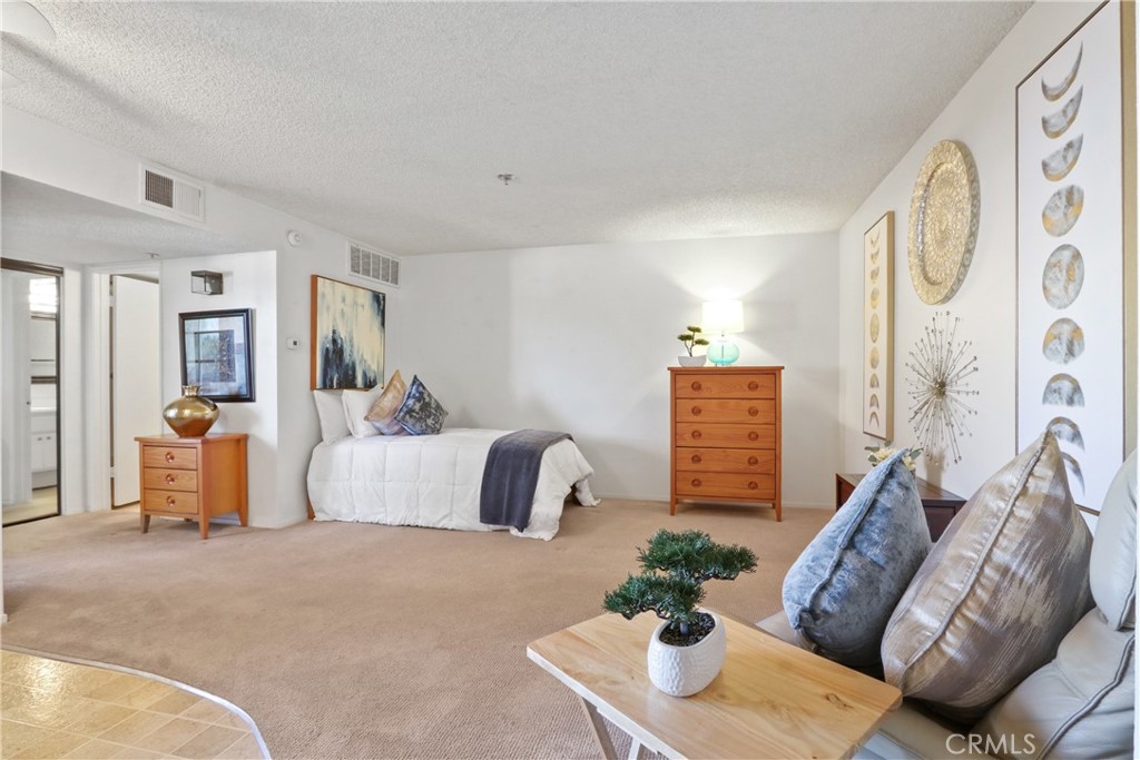 301 N Ford