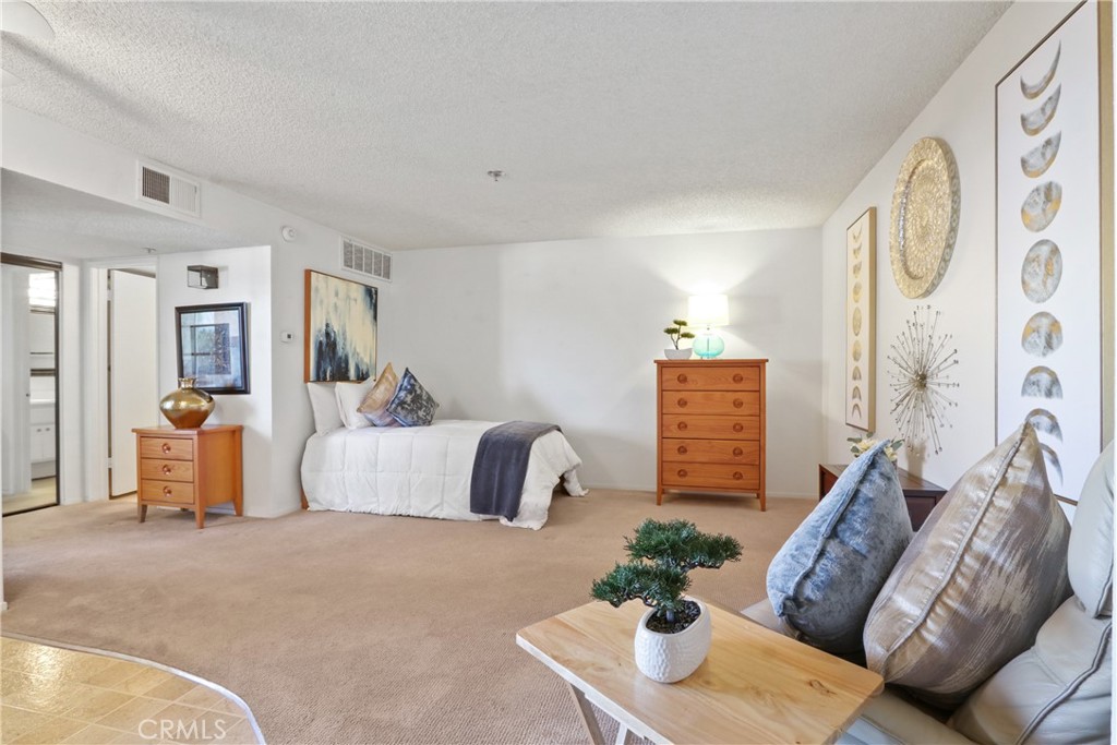 301 N Ford