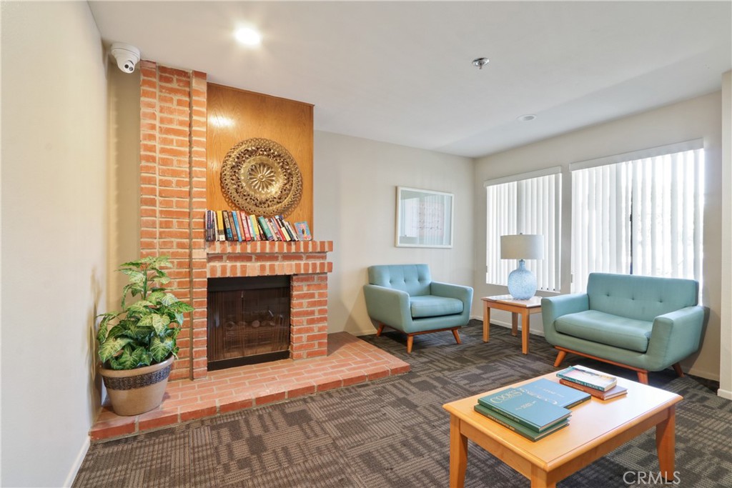 301 N Ford