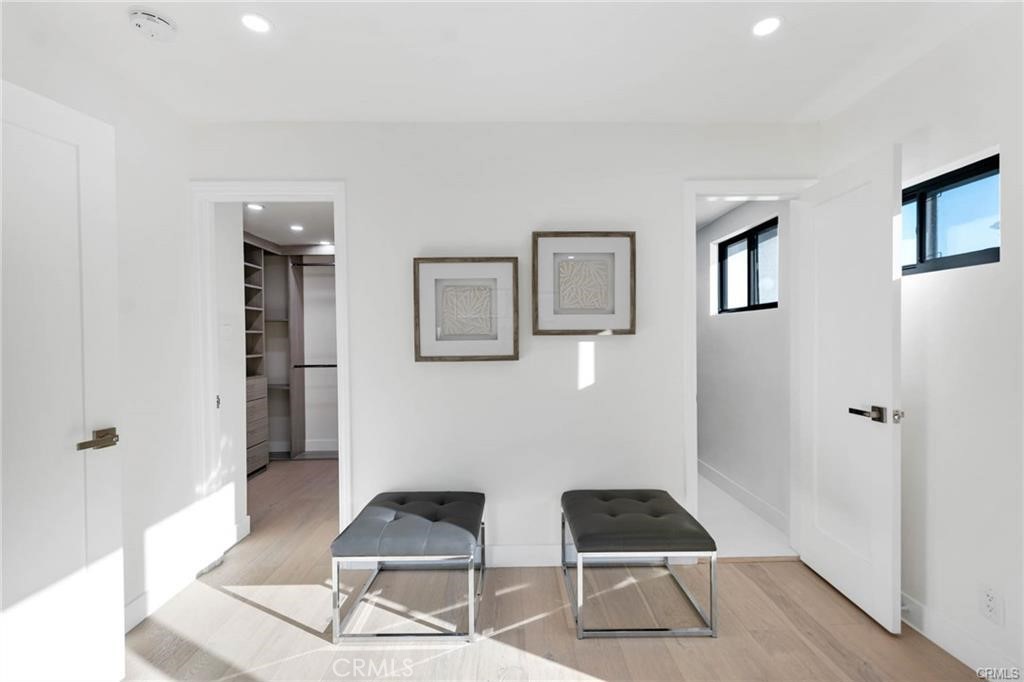 335 University