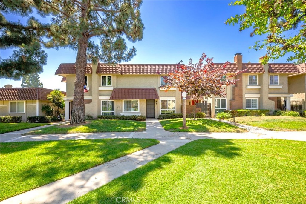 6909 Andrew Way