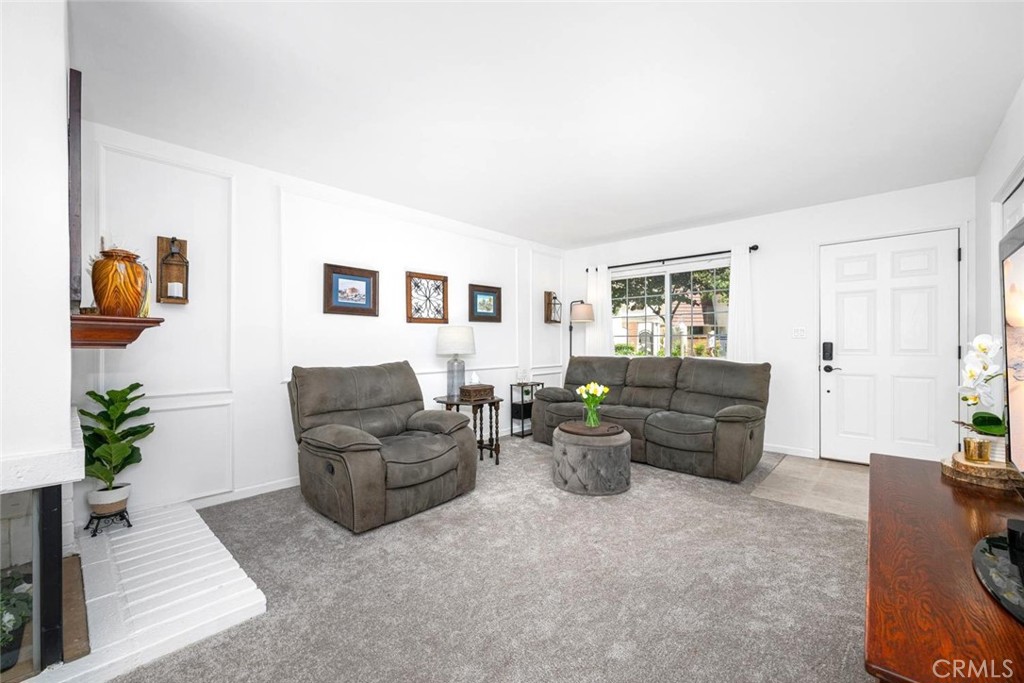 6909 Andrew Way