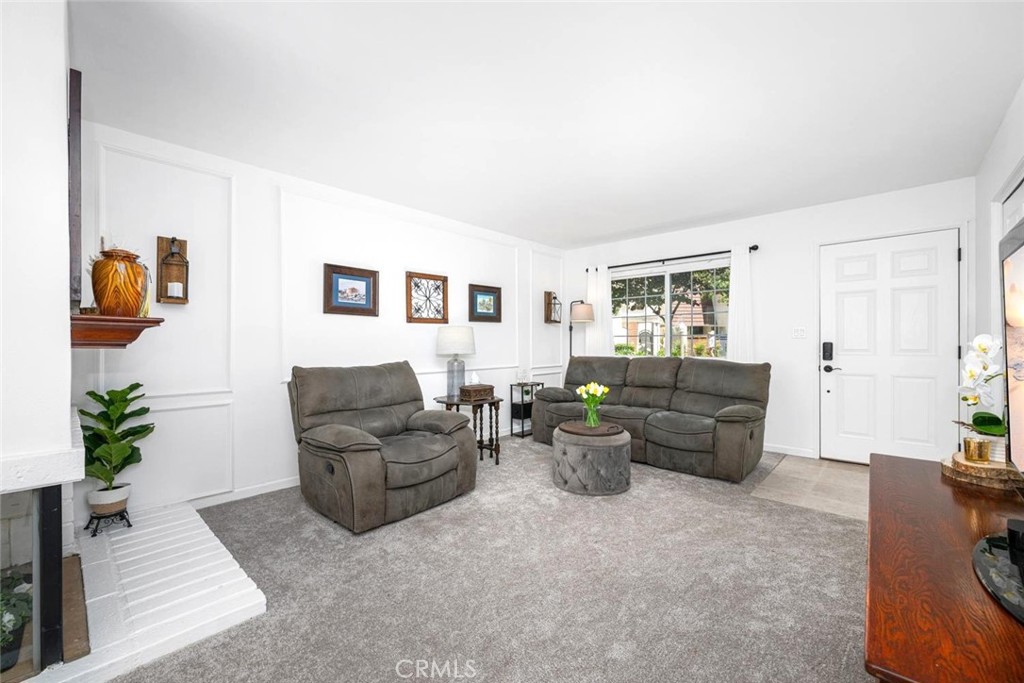 6909 Andrew Way
