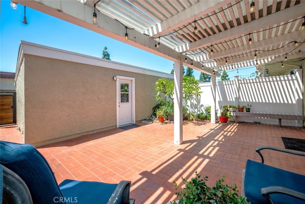 6909 Andrew Way