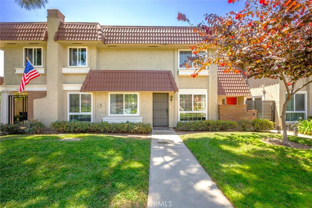 6909 Andrew Way