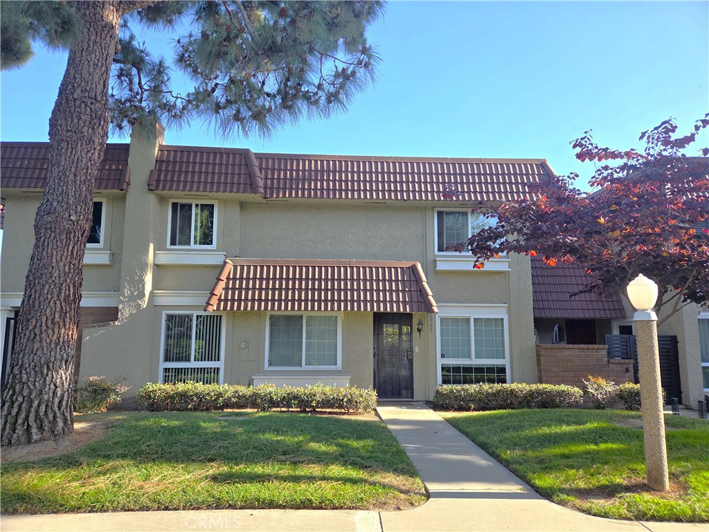 6909 Andrew Way