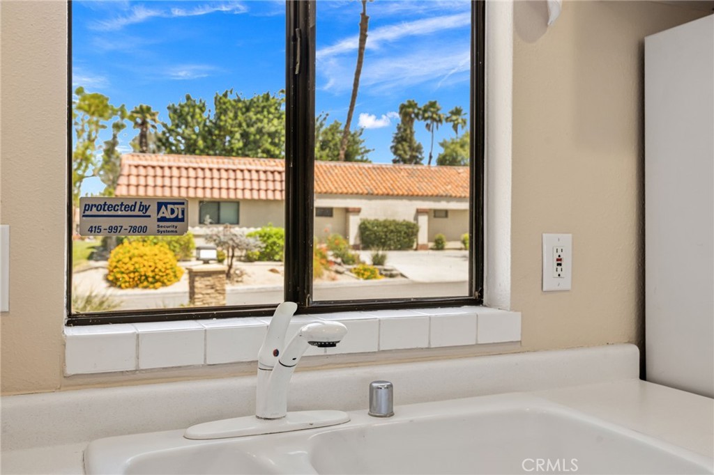 40963 Interlachen Lane