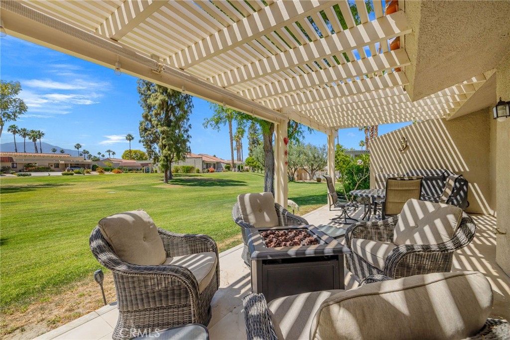 40963 Interlachen Lane