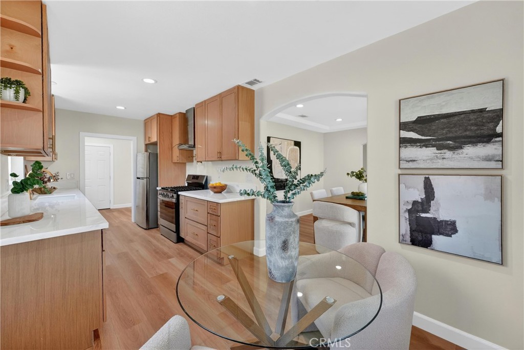 1404 N Freeman