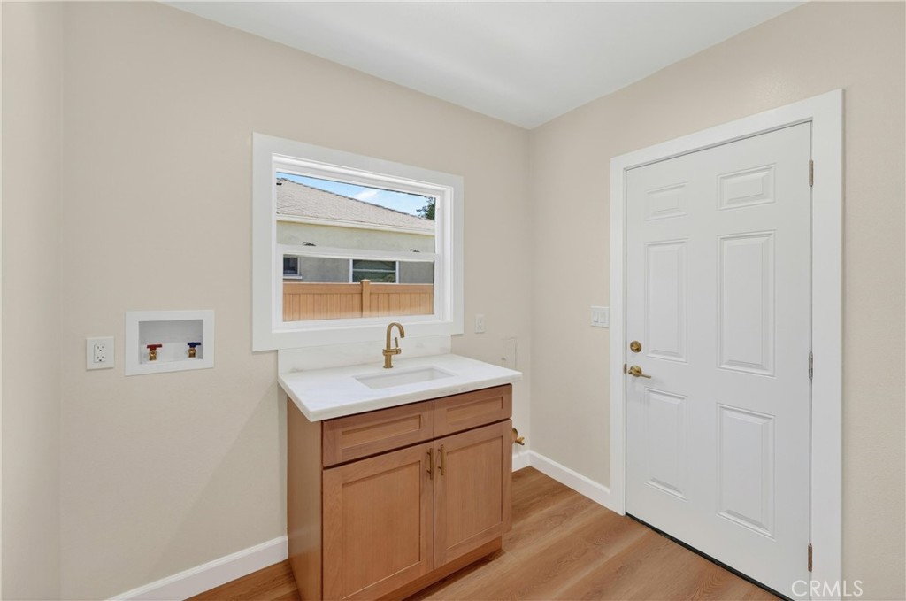 1404 N Freeman