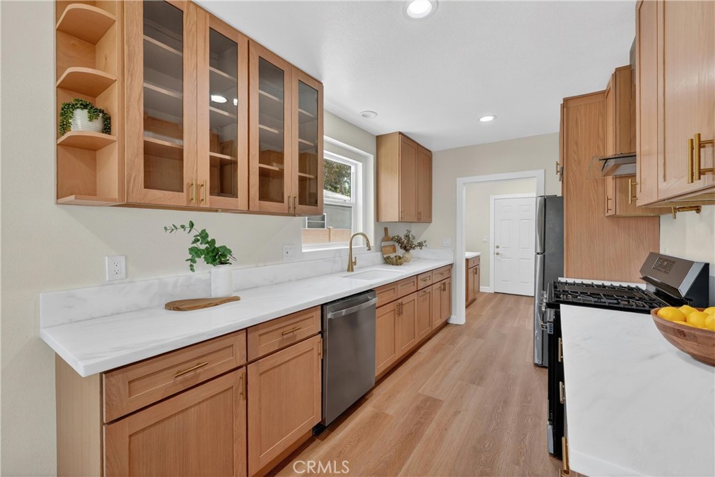 1404 N Freeman