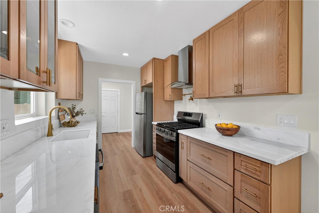 1404 N Freeman