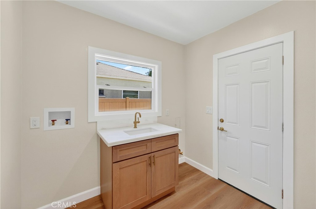 1404 N Freeman