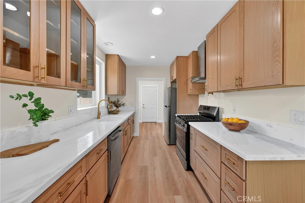 1404 N Freeman