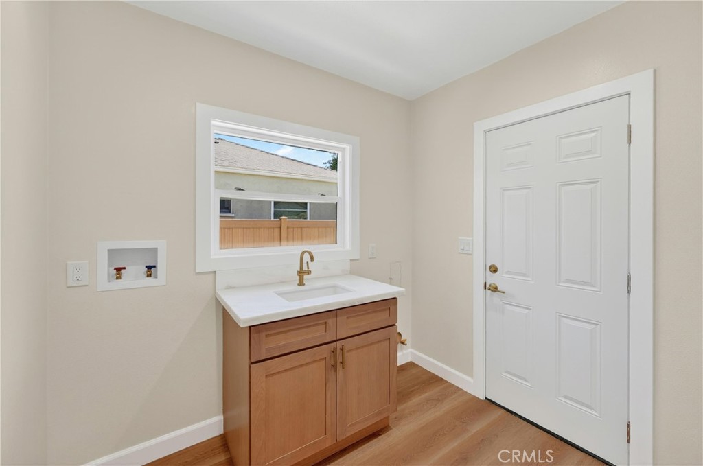 1404 N Freeman